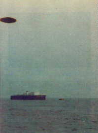 UFO tersebut dipotret di lepas pantai Cimalaya pada tanggal 22 September 1975, oleh Alm Ir. Tony Hartono