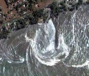 Lafadz ALLAH Saat Tsunami Di Srilangka Yang Terekam Foto Satelit